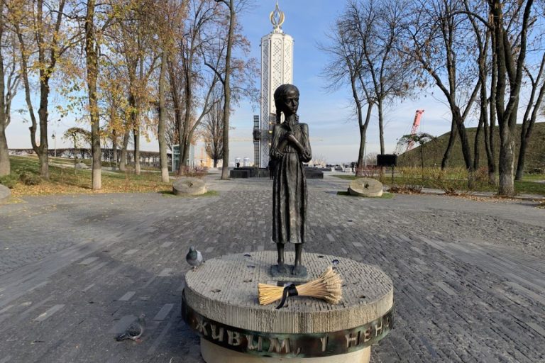 Жертви Голодомору: мільйони доль, стертих голодом