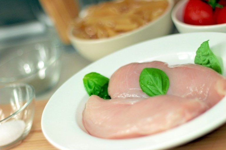 Як прибрати запах м’яса з душком: дієві способи врятувати продукт