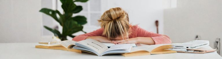 Постійна втома і слабкість: чому організм переходить у режим енергозбереження і як повернути сили