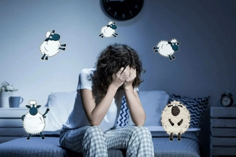 Причини безсоння у жінок: чому нічний спокій стає рідкістю